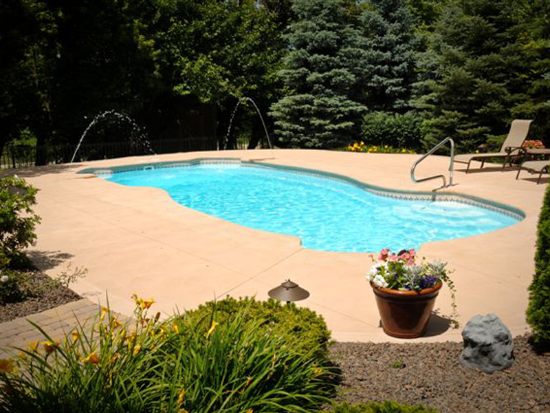 Heritage Custom Pools | Latham Pools Freeform Shaped Swimming Pool ...